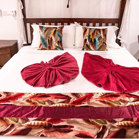 Hotel Marine At Negombo Beach Ngoại thất bức ảnh