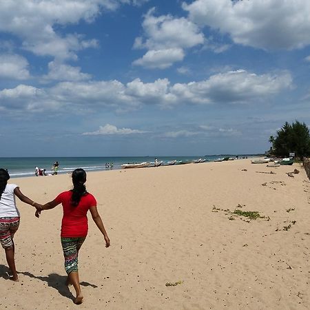 Marine Tourist Guest House At Negombo Beach Ngoại thất bức ảnh