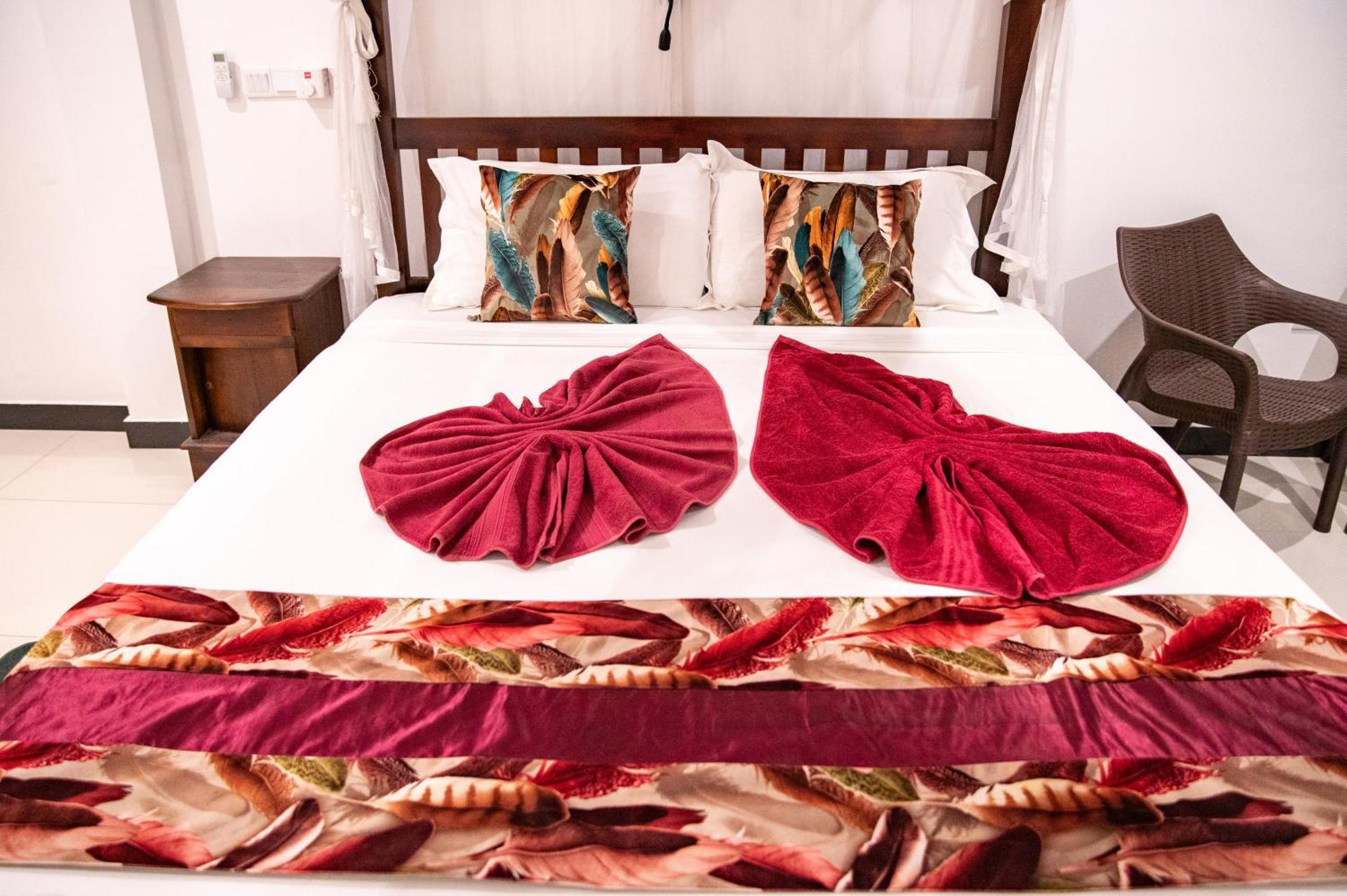 Hotel Marine At Negombo Beach Ngoại thất bức ảnh