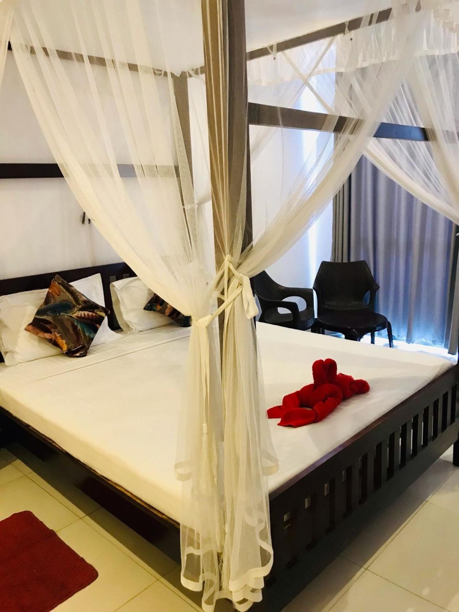 Hotel Marine At Negombo Beach Ngoại thất bức ảnh